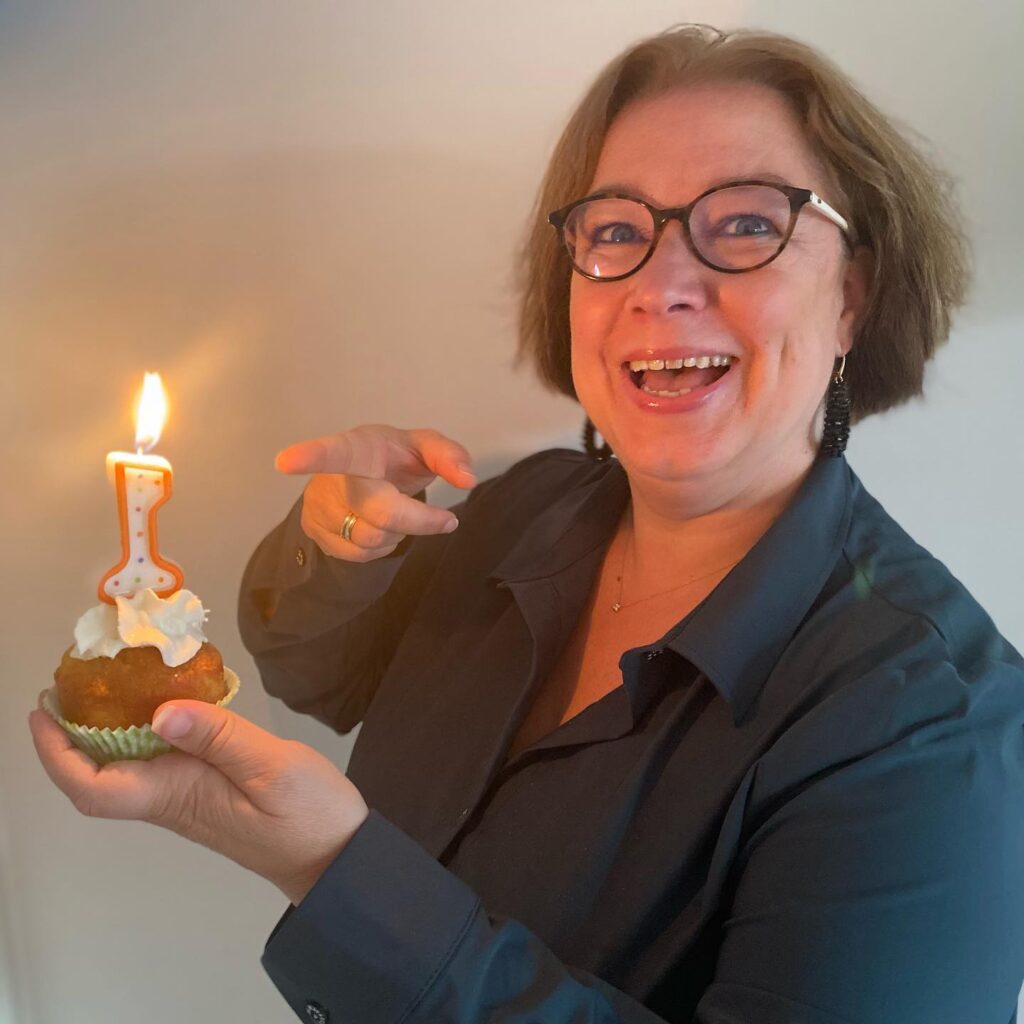 Marjolein viert het éénjarig bestaan van haar eigen bedrijf Marjolein Woudsma Coaching.